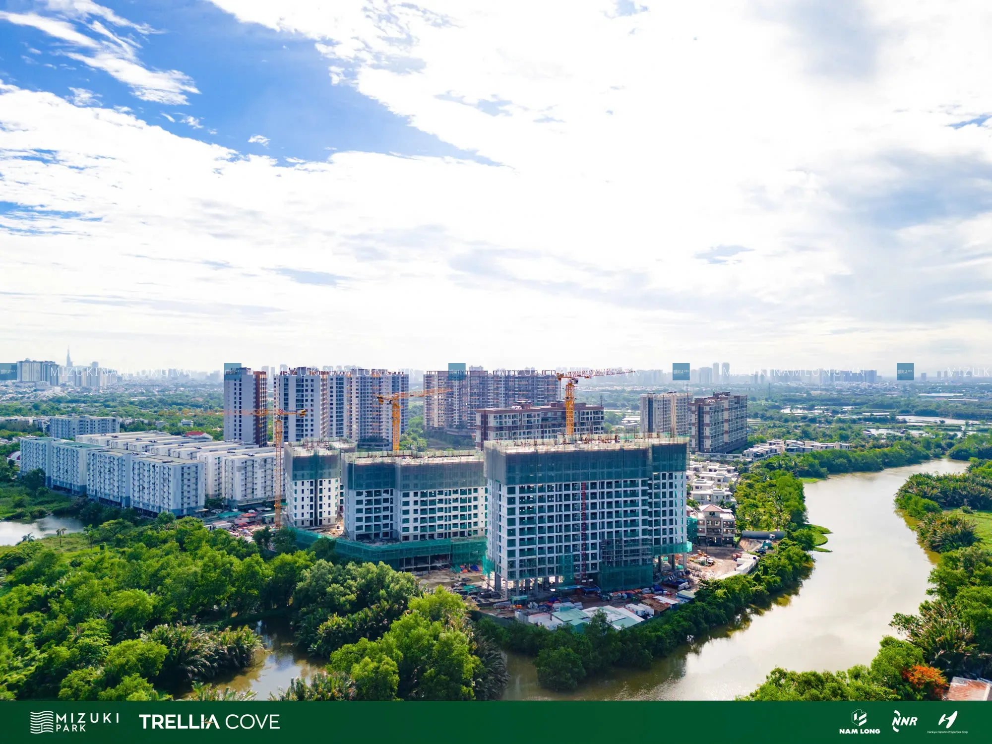 Cập nhật tiến độ xây dựng Trellia Cove Mizuki Park tháng 8/2026 3 Khu villa hoàn thiện đối diện công trường Trellia Cove qua tuyến kênh